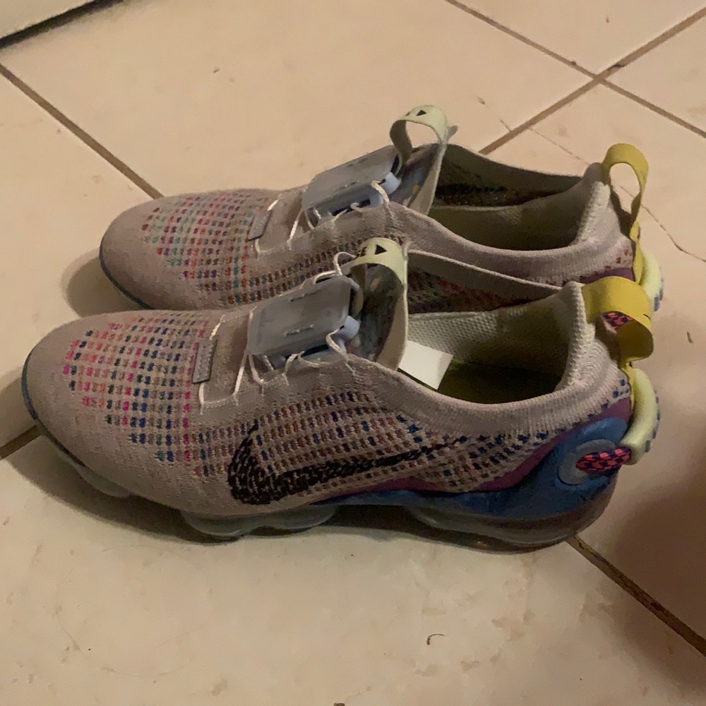 Big kids Nike Vapormax Flynit 2021, size 6Y